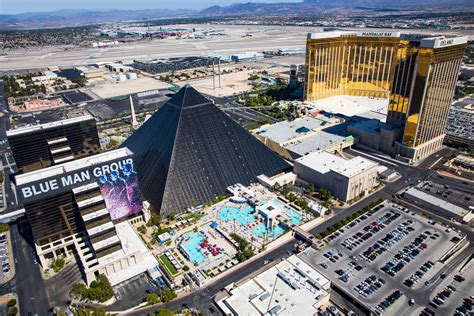 luxor hotel las vegas address